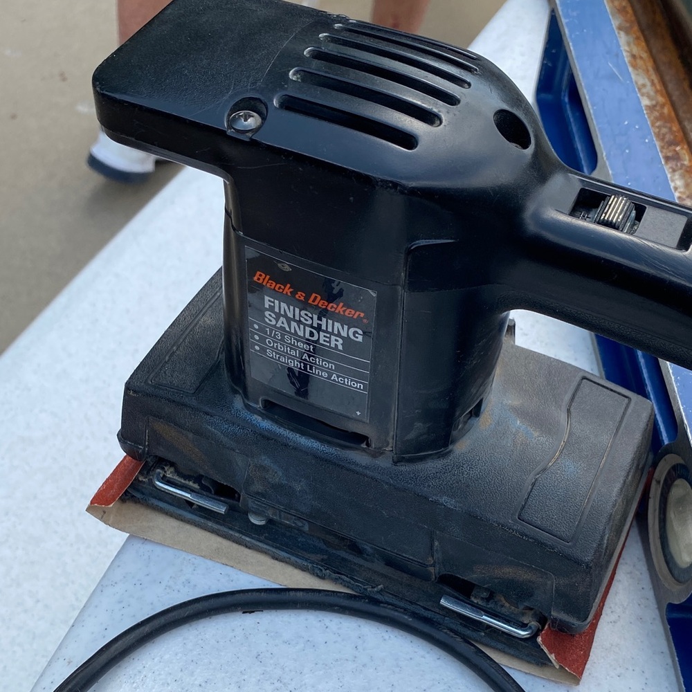 Black & Decker Electric Sander in Black